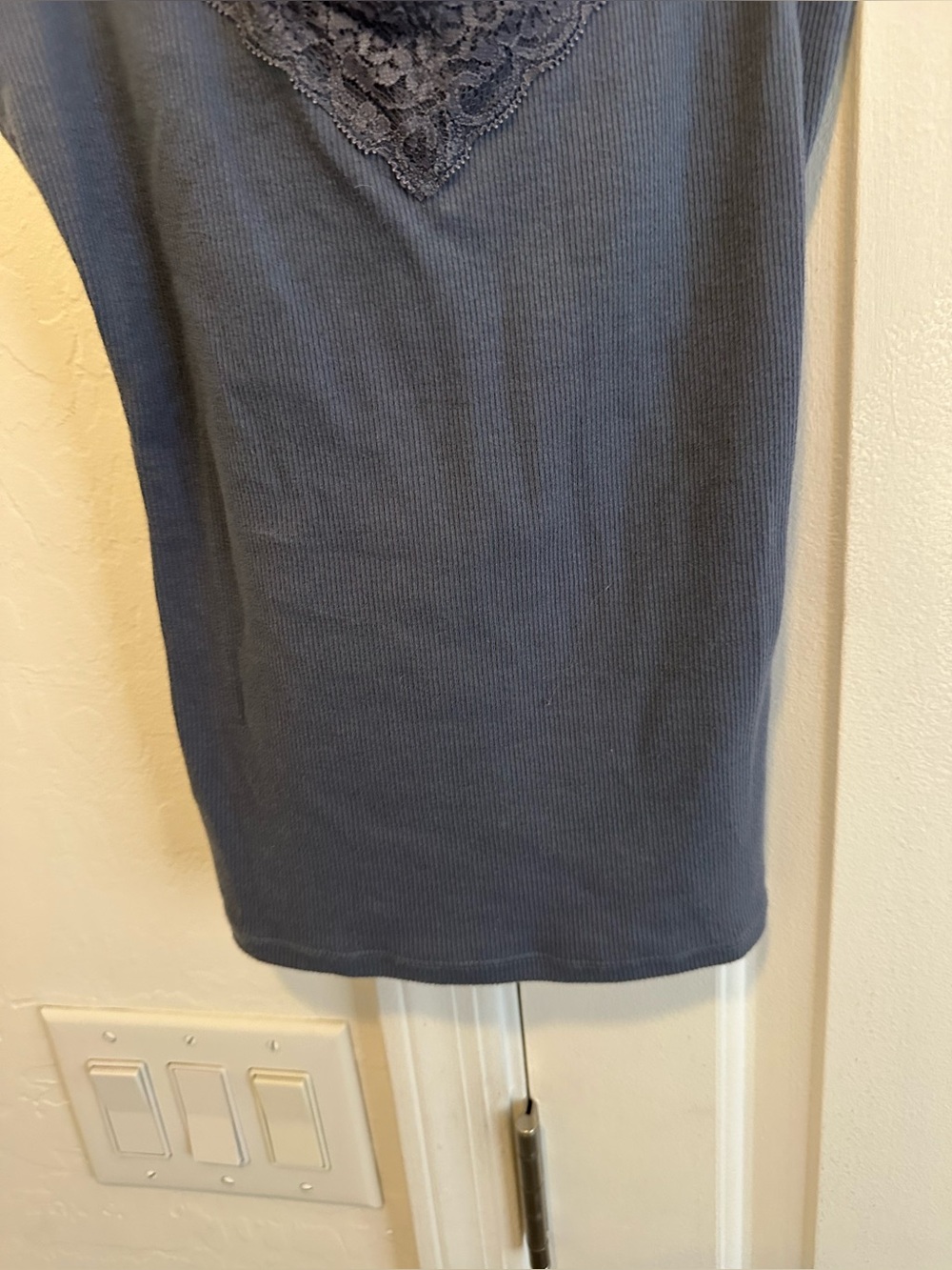 Hollister teen girls dark grey camisole tank top size XSmall - Picture 5 of 15